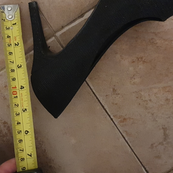 New beautiful black shoes with some sparkes*** - Picture 5 of 6